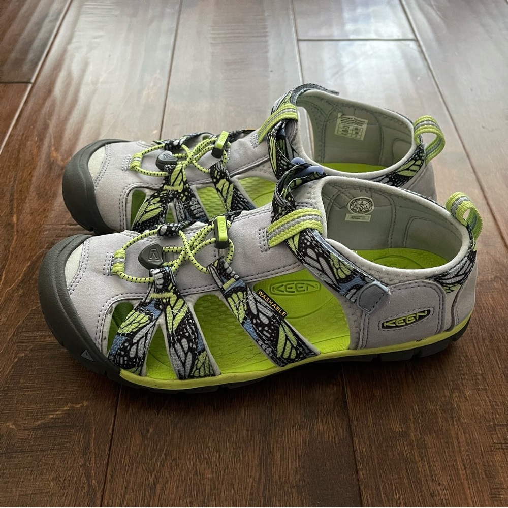 Kid’s Keens in great condition